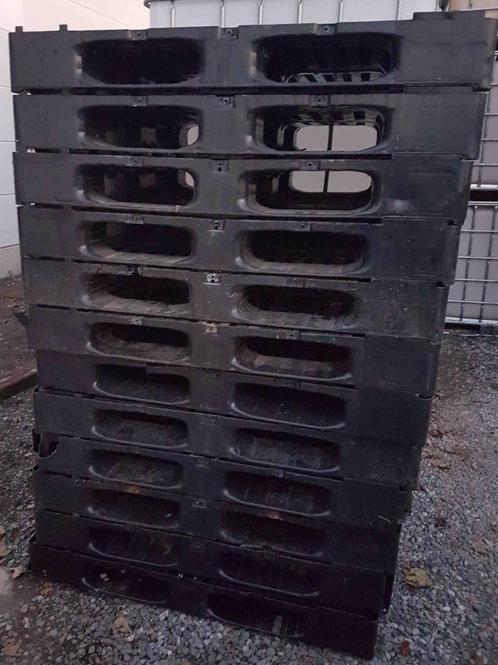 Palettes plastique 100 x 120 x 15 support cuve 1000 litres, Tuin en Terras, Regentonnen, Gebruikt, Kunststof, 150 liter of meer