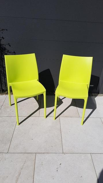 Chaises moderne neuves beschikbaar voor biedingen
