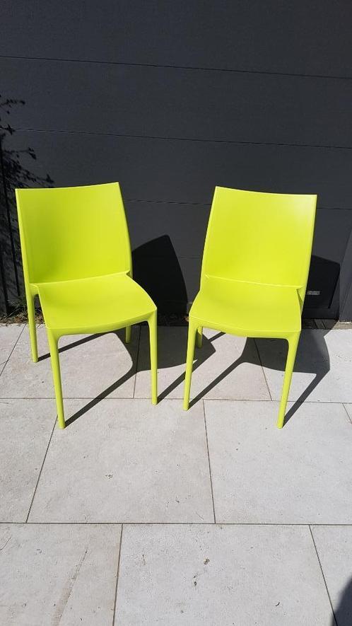 Chaises moderne neuves, Huis en Inrichting, Stoelen, Nieuw, Twee, Kunststof, Overige kleuren, Ophalen