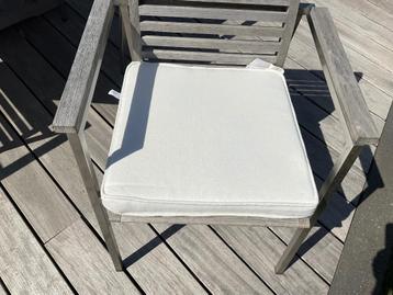 8 stoelkussens voor 35 euro beschikbaar voor biedingen