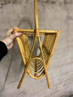 Vintage krantenrek - boekenrek, Huis en Inrichting, Woonaccessoires | Krantenbakken en Lectuurbakken, Ophalen of Verzenden, Gebruikt