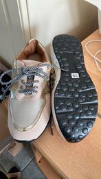 Schoenen sneakers nieuw maat 39, Ophalen of Verzenden, Zo goed als nieuw, Sneakers