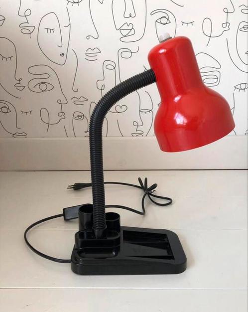 retro rode metalen bureaulamp met organizer jaren 70, Antiek en Kunst, Antiek | Verlichting, Ophalen of Verzenden
