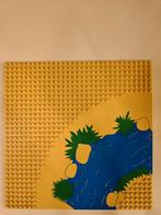 Lego platen basisplaat 32x32 met rivier en groene planten, Ophalen, Zo goed als nieuw