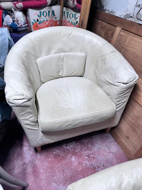 Om weg te geven - 2 witte leren fauteuils van Tullsta IKEA, Huis en Inrichting, Fauteuils, Gebruikt, Leer, Ophalen