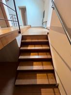 Escalier en bois moderne avec rampe, Escalier