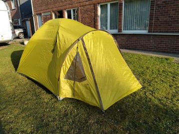Dubbeldaks iglo tent voor 3 personen in topstaat  beschikbaar voor biedingen