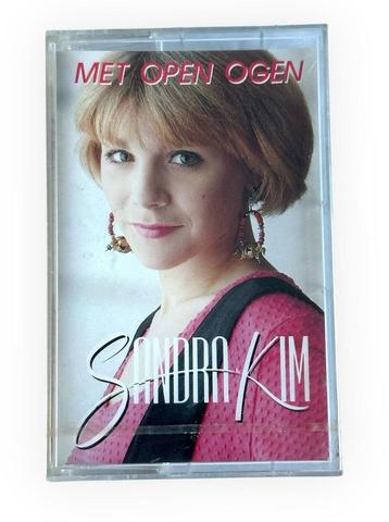 Sandra Kim  beschikbaar voor biedingen