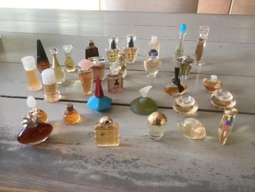 30 miniatures de parfum  beschikbaar voor biedingen