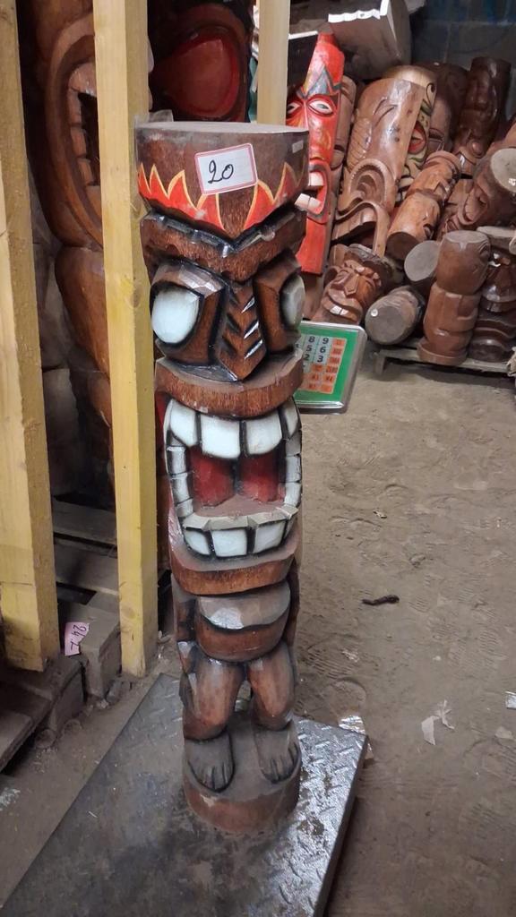 statue totem Tiki 100 cm en bois de cocotier, Antiek en Kunst, Kunst | Beelden en Houtsnijwerken, Ophalen of Verzenden