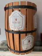 Tonnetje met wijnetiketten voor 3 flessen  H30 D20cm, Ophalen, Zo goed als nieuw