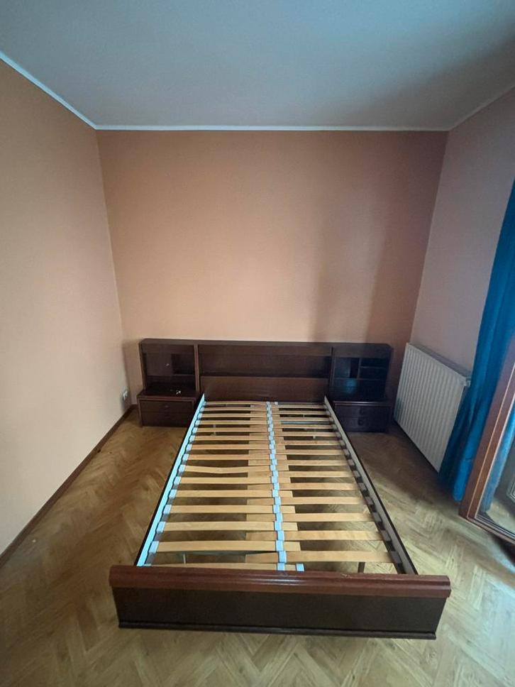 Lit double en bois + tête de lit + tables de nuit intégrées, Huis en Inrichting, Slaapkamer | Complete slaapkamers, Zo goed als nieuw