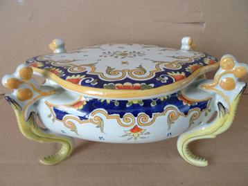 Curiosa aardewerk pronkschaal Vieux Rouen stijl Faience 1970 beschikbaar voor biedingen