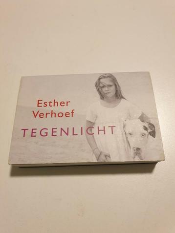 Esther Verhoef - Tegenlicht.   DWARSLIGGER NR 219