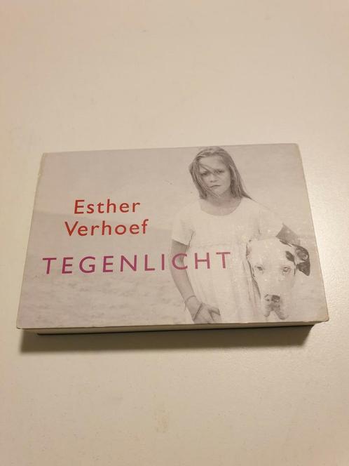 Esther Verhoef - Tegenlicht.   DWARSLIGGER NR 219, Livres, Littérature, Comme neuf, Enlèvement ou Envoi