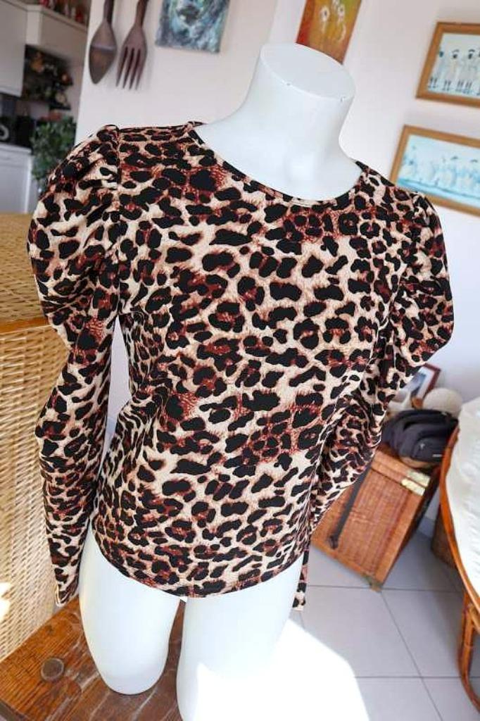 luipaard vintage dressing blouse T-shirt, Kleding | Dames, Blouses en Tunieken, Zo goed als nieuw, Maat 38/40 (M), Beige, Ophalen of Verzenden
