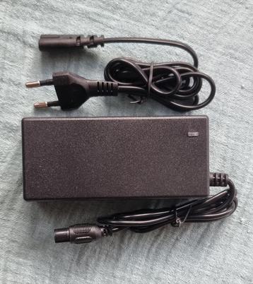 Chargeur hoverboard 3 broches voir photo, Enlèvement ou Envoi, Comme neuf