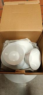 Wit servies, Huis en Inrichting, Keuken | Servies, Ophalen, Gebruikt, Effen, Compleet servies
