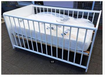 kinderbed met matras enz beschikbaar voor biedingen