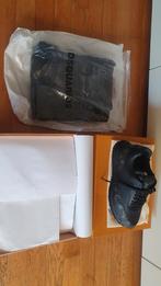 Dsquared2 ds2 jeans l + lv sneakers maat 42, Kleding | Heren, Spijkerbroeken en Jeans, Ophalen of Verzenden