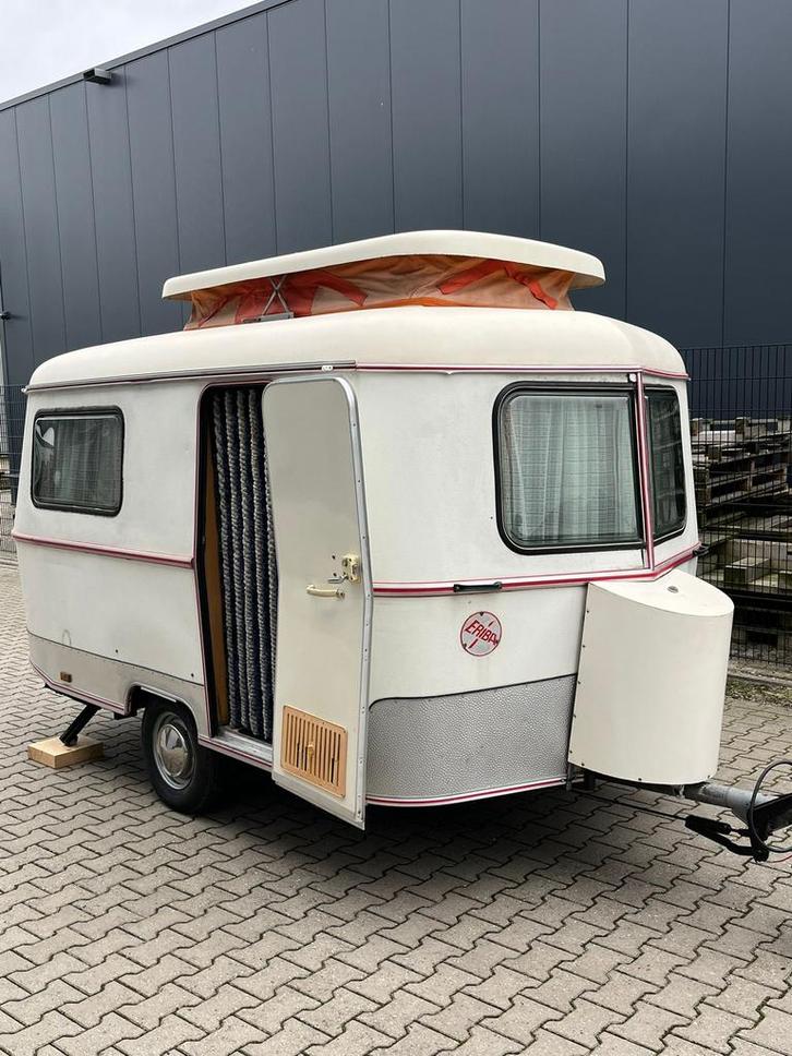 Belle caravane Hymer Eriba Familia (4 personnes) < 750 kg, Caravanes & Camping, Caravanes, Particulier, jusqu'à 4, 500 - 750 kg