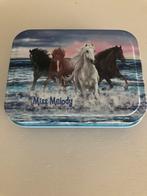 Coffret en fer Miss Melody chevaux 8 x 6,3 x 2 cm, Enlèvement ou Envoi