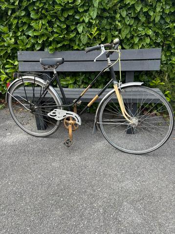 Toffe vintage damesfiets - rijdt zeer goed beschikbaar voor biedingen
