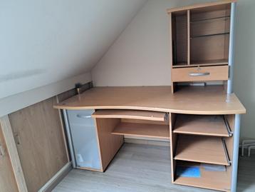 Bureau  beschikbaar voor biedingen