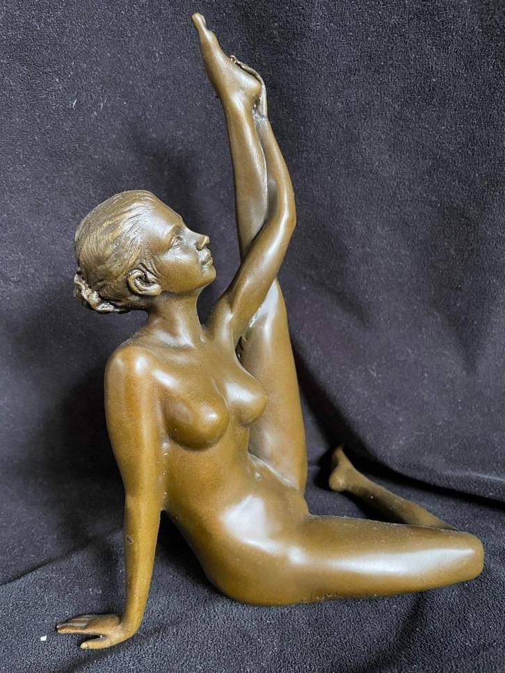 Bronzen naakte dame, licht erotisch J.Mavchi zuiver brons, Antiek en Kunst, Kunst | Beelden en Houtsnijwerken, Ophalen of Verzenden