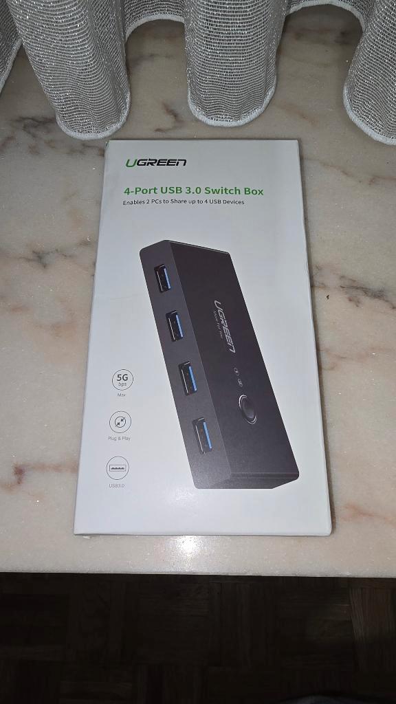 UGreen 4-Port USB 3.0 Switch Box, Computers en Software, Dockingstations, Gebruikt, USB-hub, Laptop, Ophalen