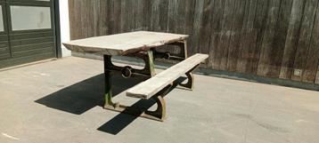 Boomstam tuintafel met bank. Heel zwaar. beschikbaar voor biedingen