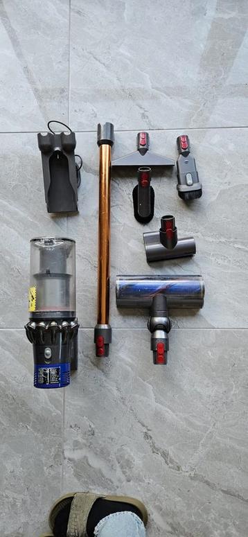 Dyson V10, Enlèvement