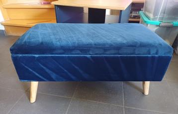 set salontafeltje en bankje  beschikbaar voor biedingen