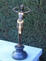 dansend beeld met gekleurd gepatineerd bronzen kapje gesigne, Antiek en Kunst, Ophalen of Verzenden, Brons