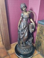 PLÉ Henri Honoré, 1853-1922 : Jeune femme au puits., Ophalen, Brons