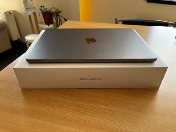 MacBook M2 (2023) beschikbaar voor biedingen