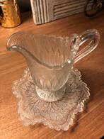 Pot à lait en verre + son petit plateau à friandises +/-1930, Antiquités & Art, Antiquités | Verre & Cristal, Enlèvement ou Envoi