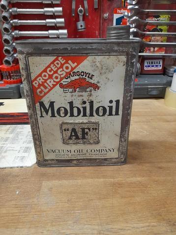 oud mobiloil AF blikje met gargoyle clirosol olie beschikbaar voor biedingen
