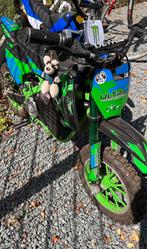 2 kinder crossmotoren 1 elec. En 1 benzine, Ophalen, Zo goed als nieuw