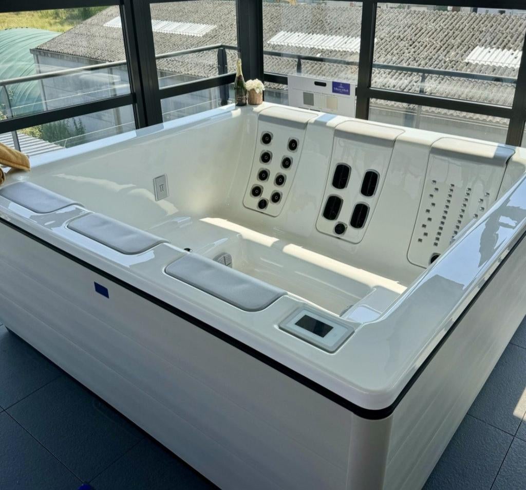 Spa extérieur Just Silence de Villeroy & Boch - 5p - modèle, Jardin & Terrasse, Accessoires de piscine, Enlèvement