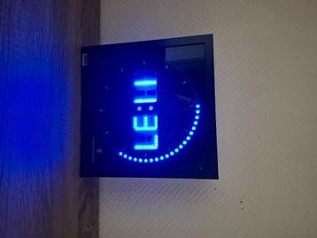 Wandklok beschikbaar voor biedingen