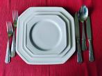 tafel:  borden en bestek, Ophalen, Zo goed als nieuw