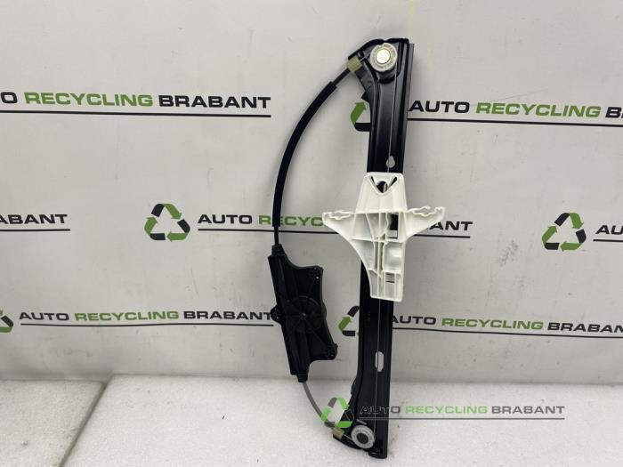 Mécanique vitre 4portes avant droite d'un Volkswagen Passat, Autos : Pièces & Accessoires, Vitres & Accessoires, Utilisé, 3 mois de garantie