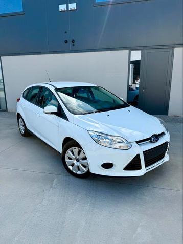 FOCUS - BENZINE - MANUEEL - 11/14 - 70.750km - BUDGET beschikbaar voor biedingen