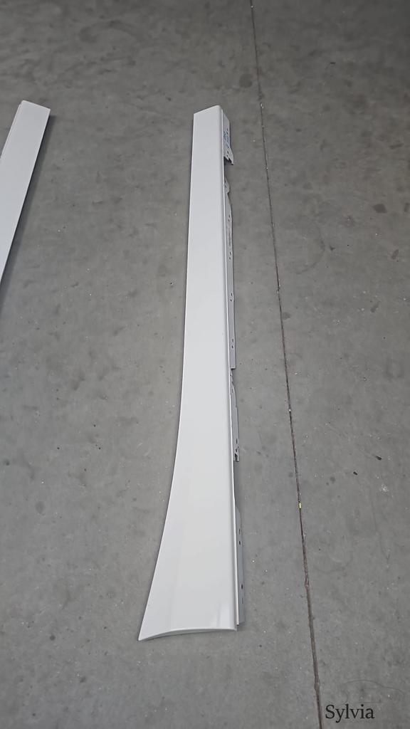 Sideskirts zijskirts dorpellijst rechts BMW 3 serie F20 +LCi, Auto-onderdelen, Carrosserie, Bumper, BMW, Gebruikt, Ophalen of Verzenden