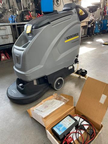 Karcher kuismachine schrobmachine water + zeep beschikbaar voor biedingen