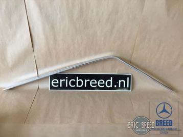 Nieuw NOS Sierlijst zijraam rechts Mercedes W114 coupé beschikbaar voor biedingen