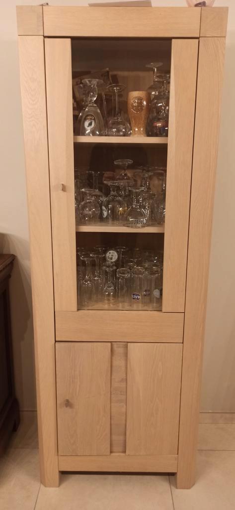 massief eikenhouten vitrinekast in gebleekte kleur in goede, Huis en Inrichting, Kasten | Vitrinekasten, Gebruikt, 150 tot 200 cm