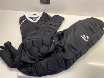 Keeperoutfit - shirt & broek - bijna nieuw (slechts 2x gedra beschikbaar voor biedingen