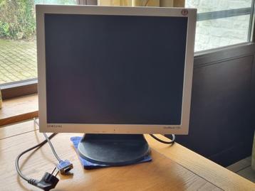 PC monitor Samsung 17" VGA  beschikbaar voor biedingen